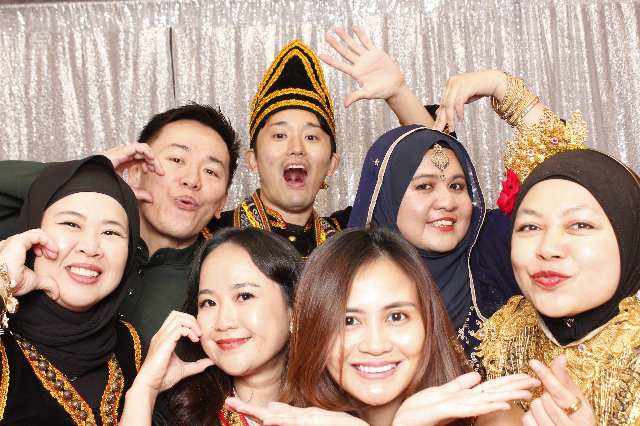 Photobooth Theme Pose